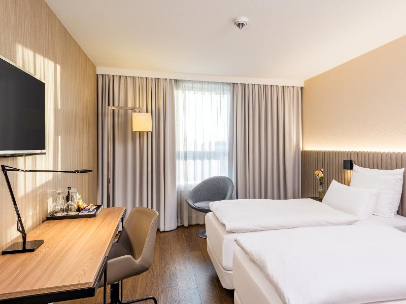 Nh Altona Hotel 4*
