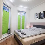 Stylish & Cosy Apartment Next To The U-Bahn