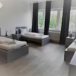 Mehrbett-Apartment 8 Citynah, Einfache Ausstattung