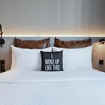 Moxy Hamburg City