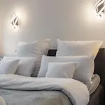 Studio-Apartment - Zentral, Modern, Exklusiv - Fuer 2-4 Gaeste