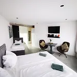 Hh 06 By Rockchair - Superhost Status - Modernes Apartment Mit Sonnigem Balkon & Premium Boxspringbetten In Winterhude - Hamburg Top Geheimtipp