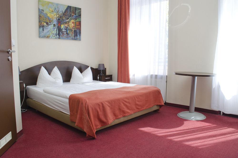 Hotel Polo Am Zob 3*
