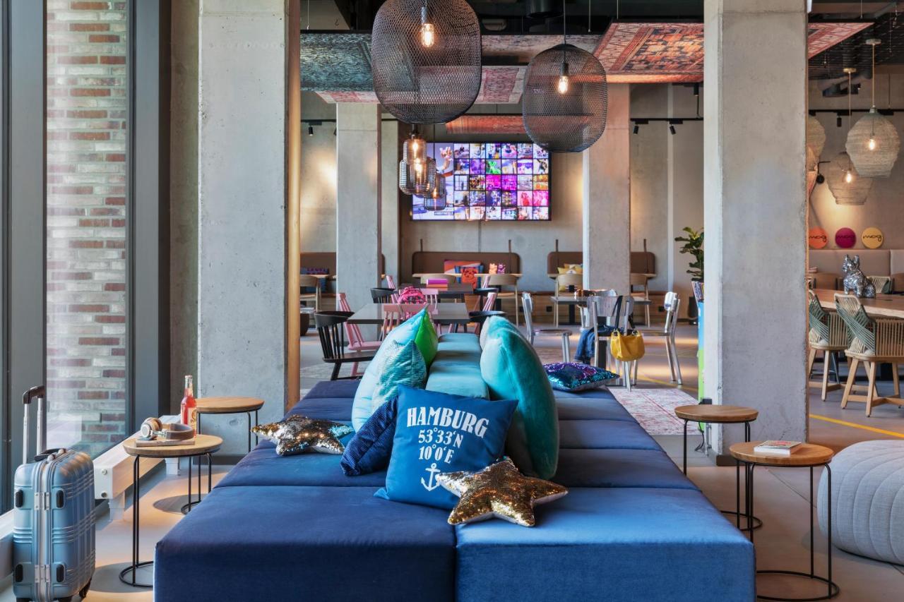 Moxy 3*