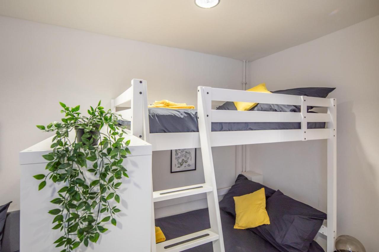 Studio Loft With Walk-in Rain-shower Apartment