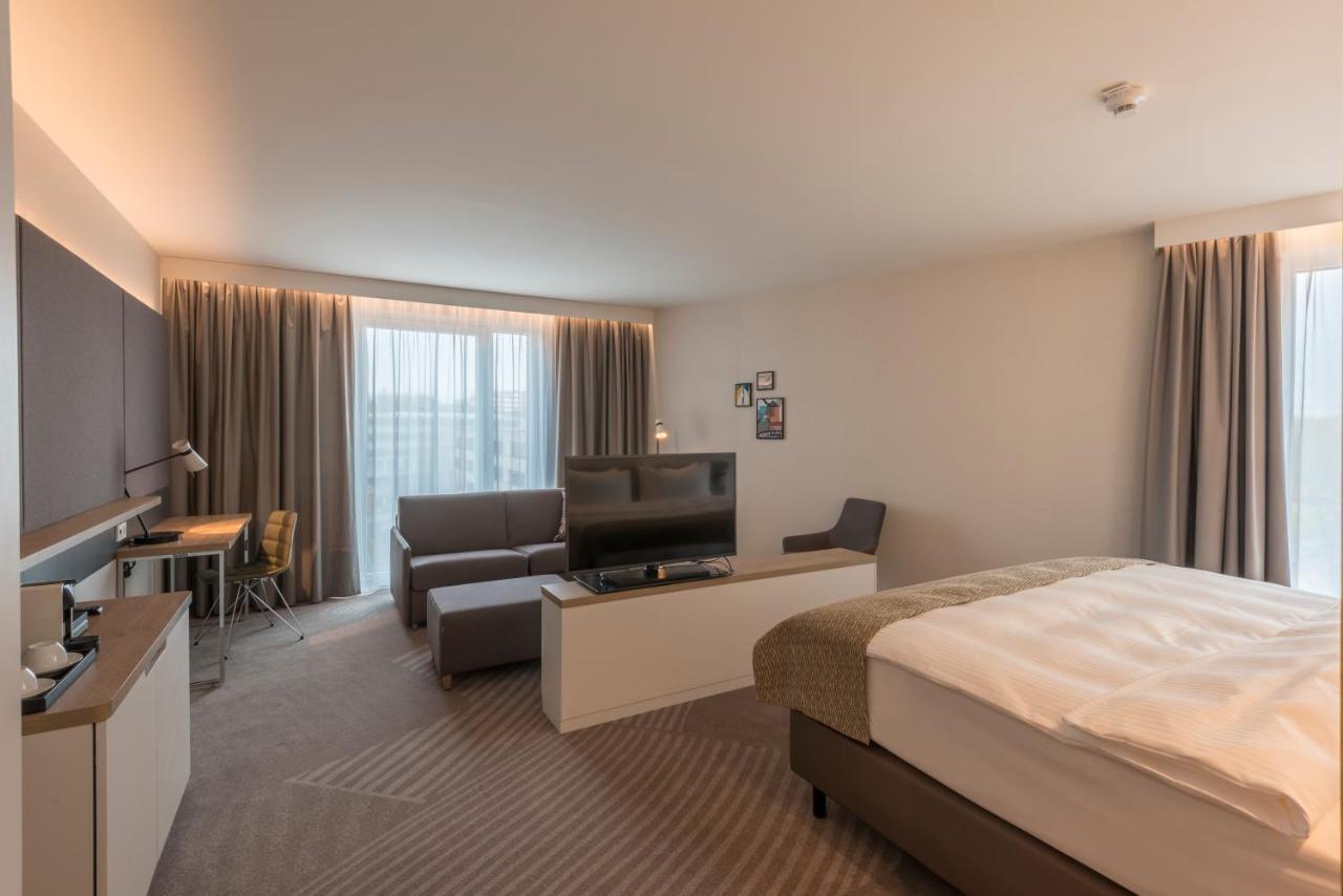 - - Berliner Tor, An Ihg 4*