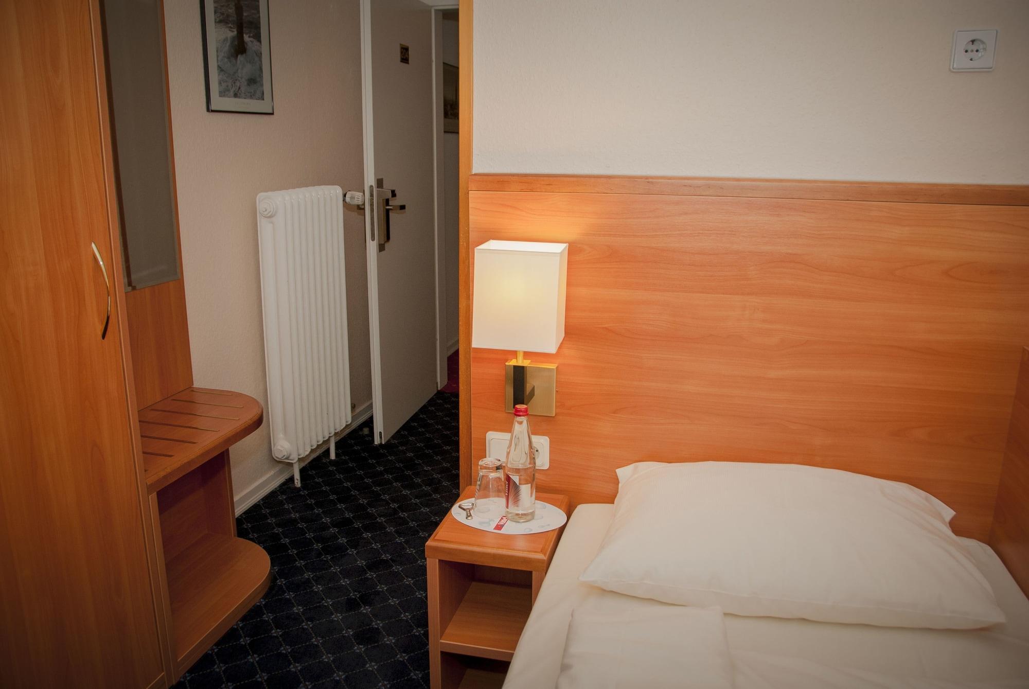 Hotel Elbbrücken 3*