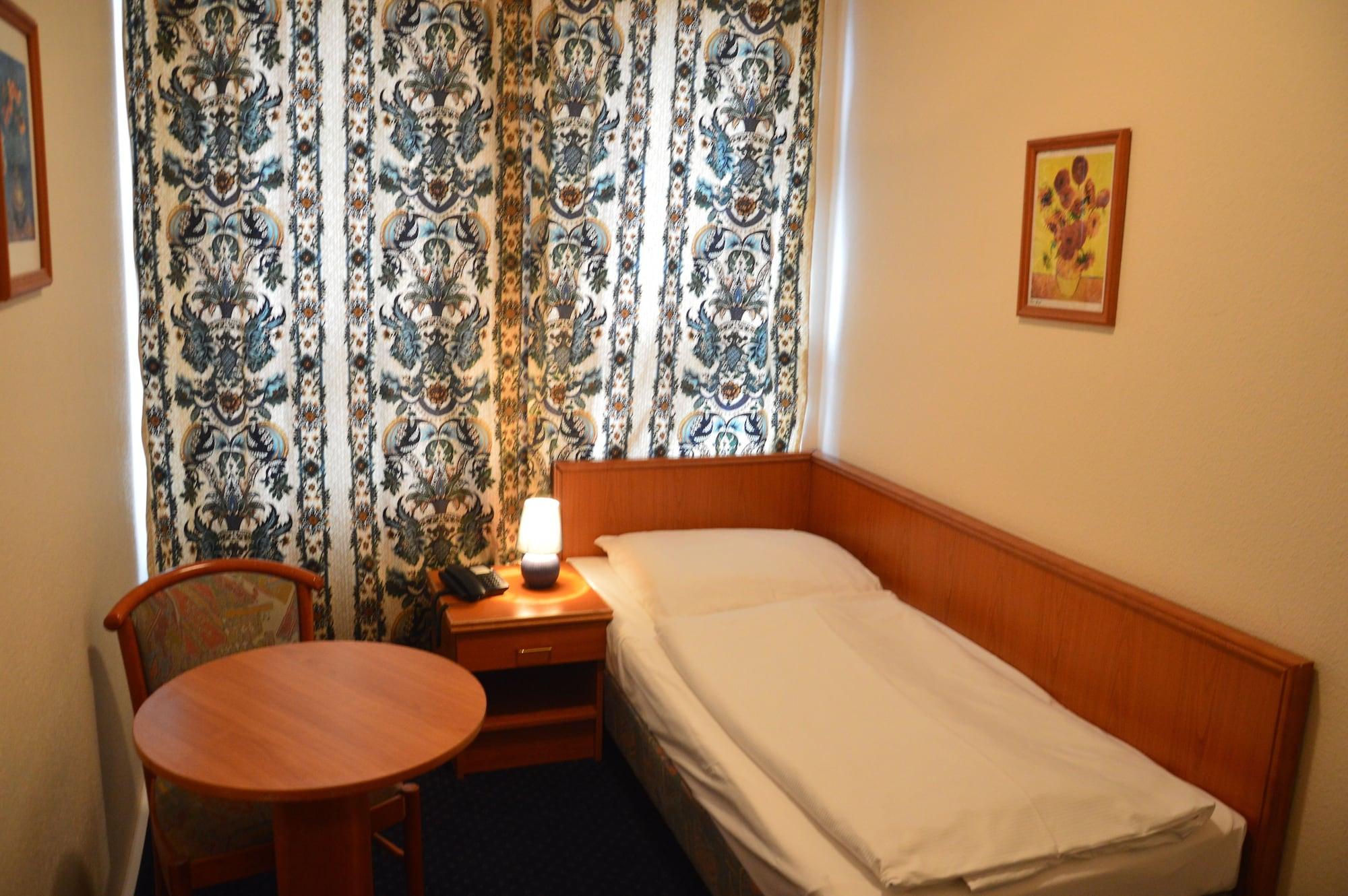 Hotel Mercedes/centrum 2*