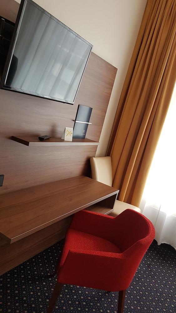 Fuerst Bismarck Hotel