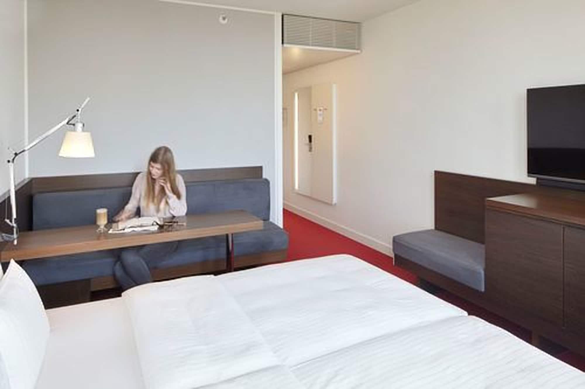 Empire Riverside 4*