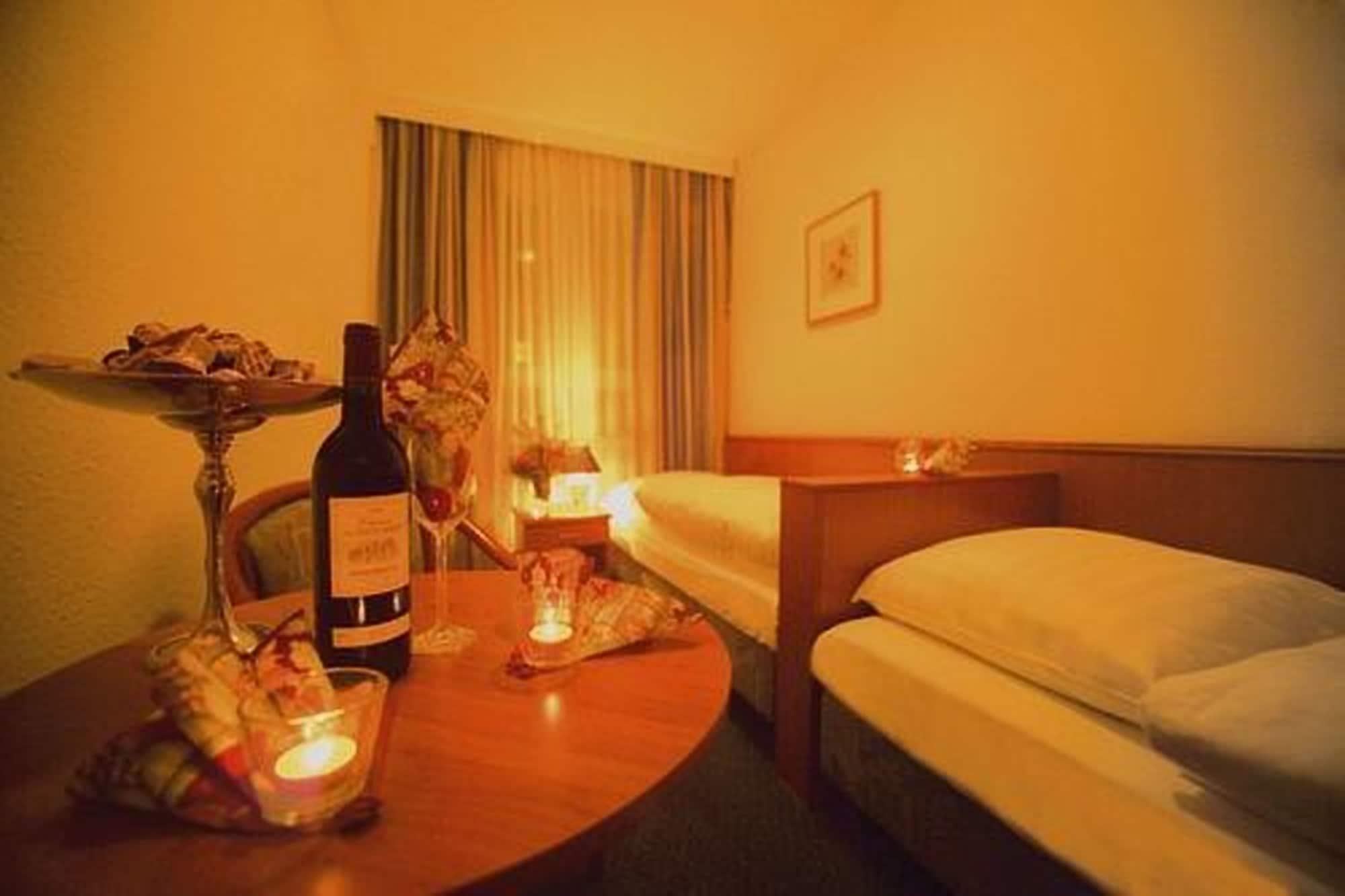Mercedes/centrum Hotel 2*