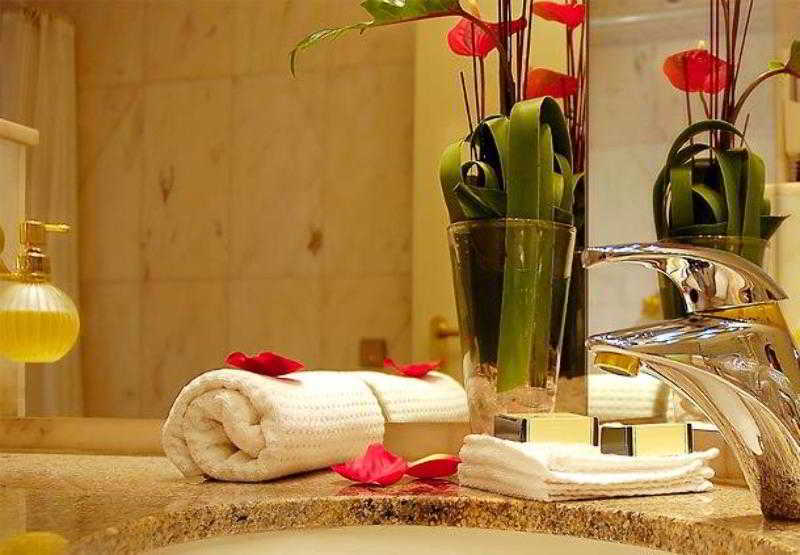 Hotel Courtyard By Marriott Airport 4*