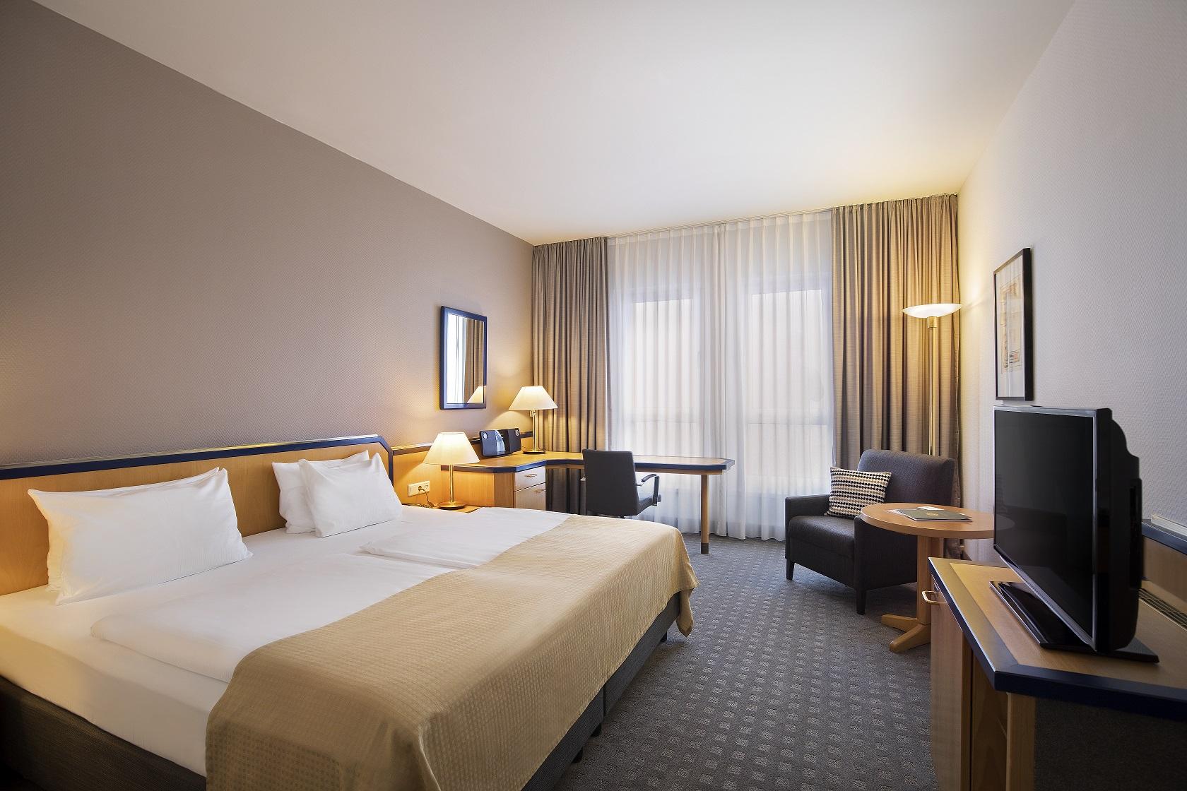 Hi International Hotel 4*
