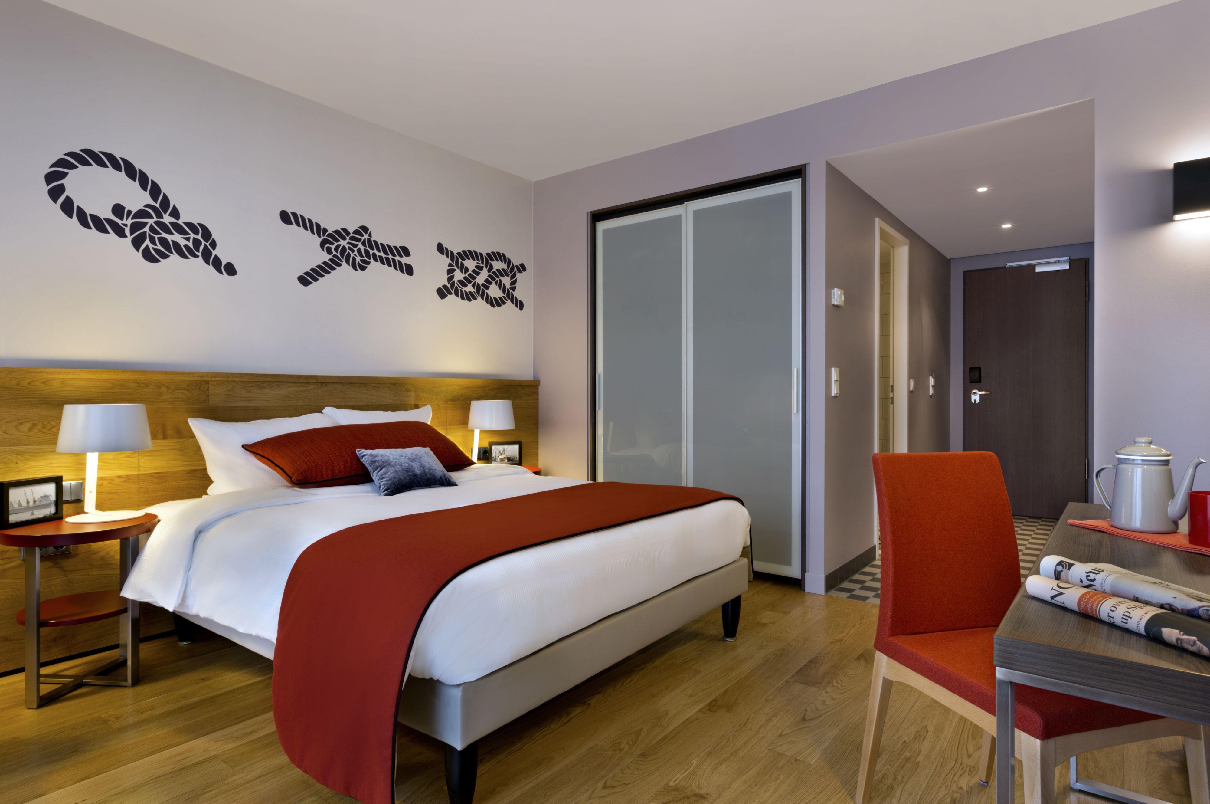 Aparthotel Citadines Michel 4*