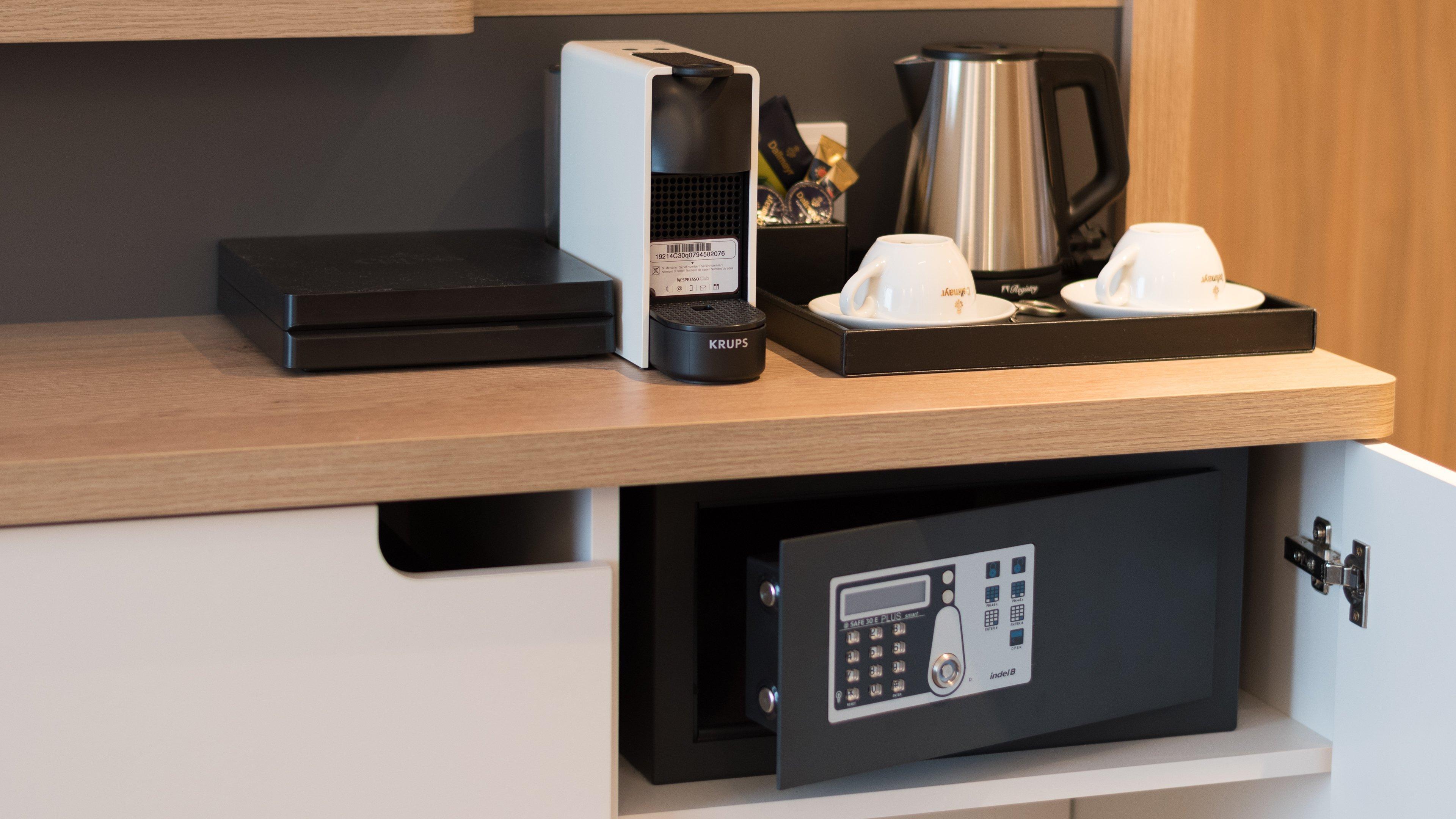 - - Berliner Tor, An Ihg Hotel 4*