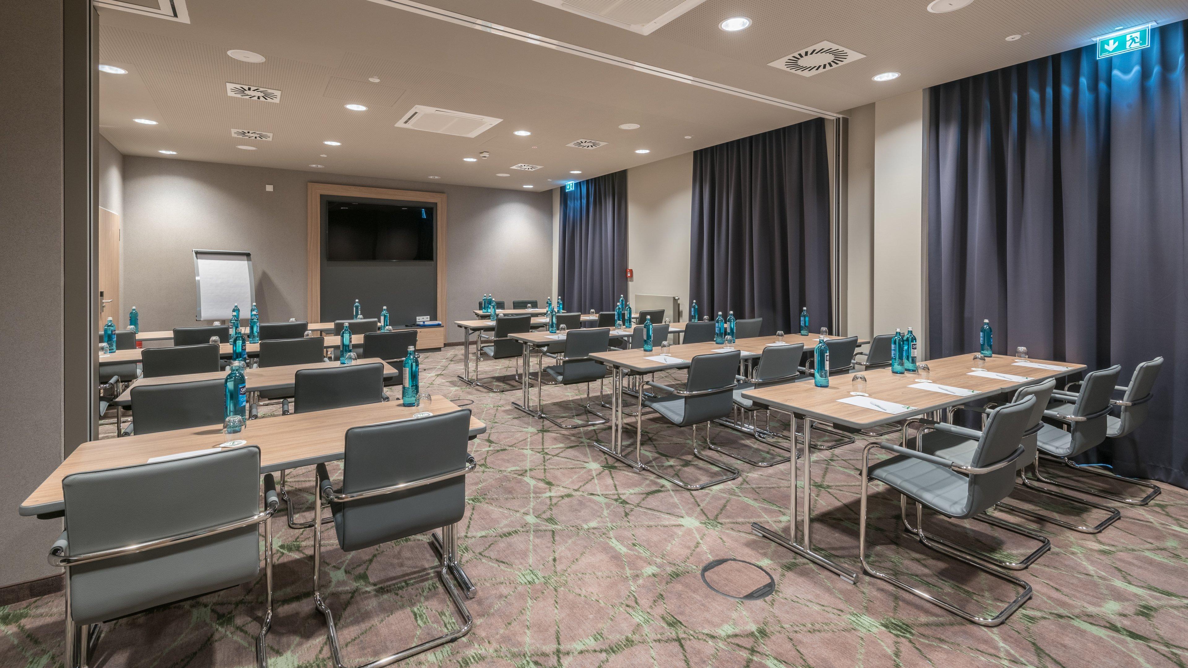 - - Berliner Tor, An Ihg Hotel