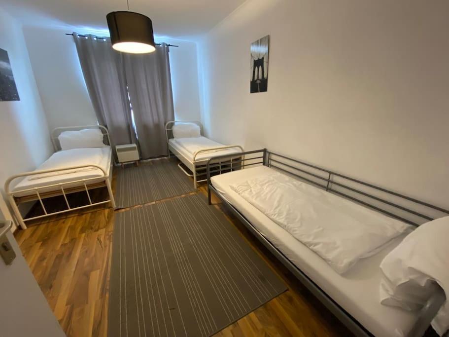 Sued- 5 Zimmer_15 Personen _ Komplett_eingerichtet Lejlighed *