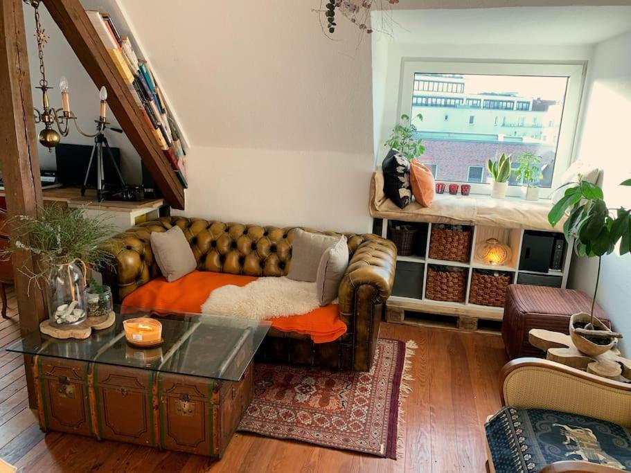 Artist Apartment, Skyline View & Breakfast Inclusive Apartment