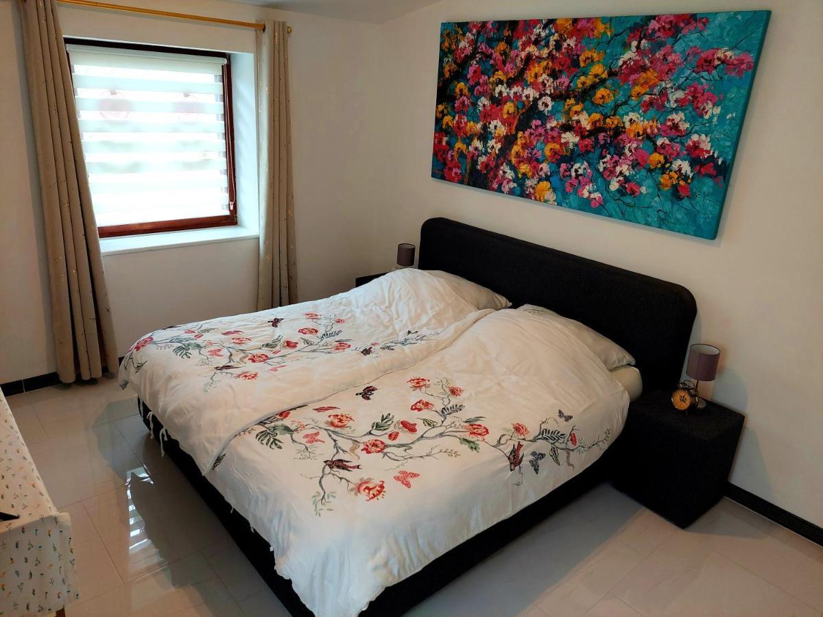 Apartment 2-zimmer-ferienwohnung Mit Neuer Küche, Netflix, Garten Und Laufband *