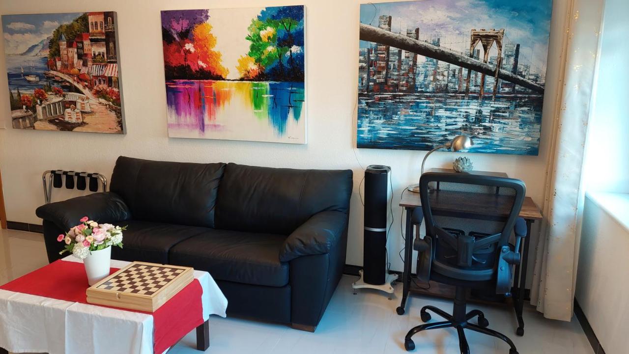2-zimmer-ferienwohnung Mit Neuer Küche, Netflix, Garten Und Laufband