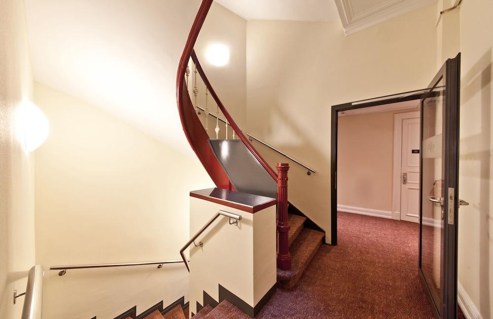 Hotel Alster 3*
