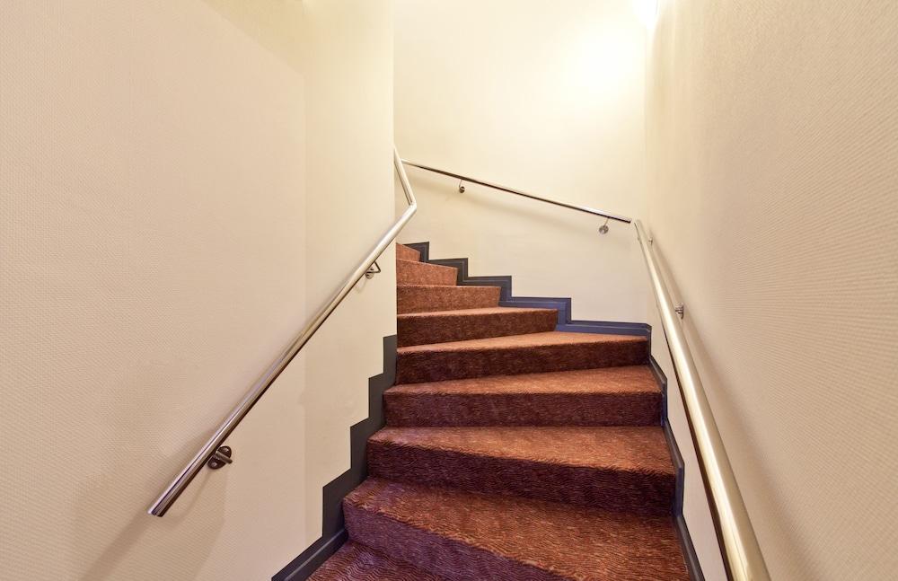 Alster Hotel 3*