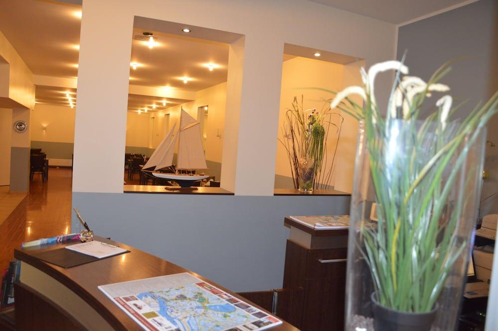Mercedes/centrum Hotel 2*