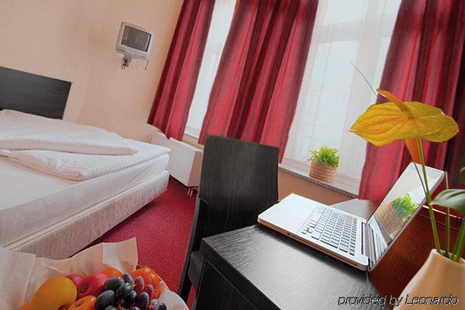 Polo Am Zob Hotel