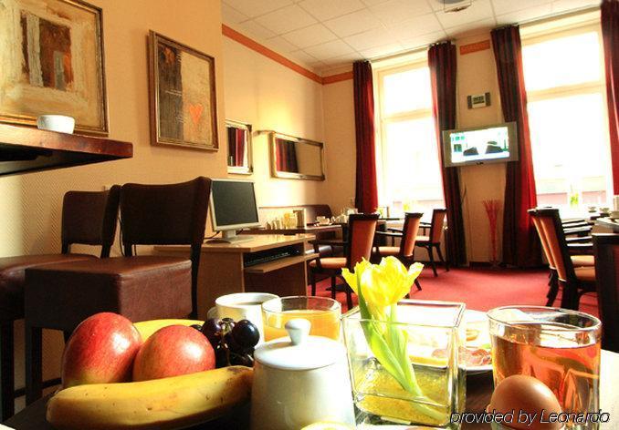 Polo Am Zob Hotel 3*