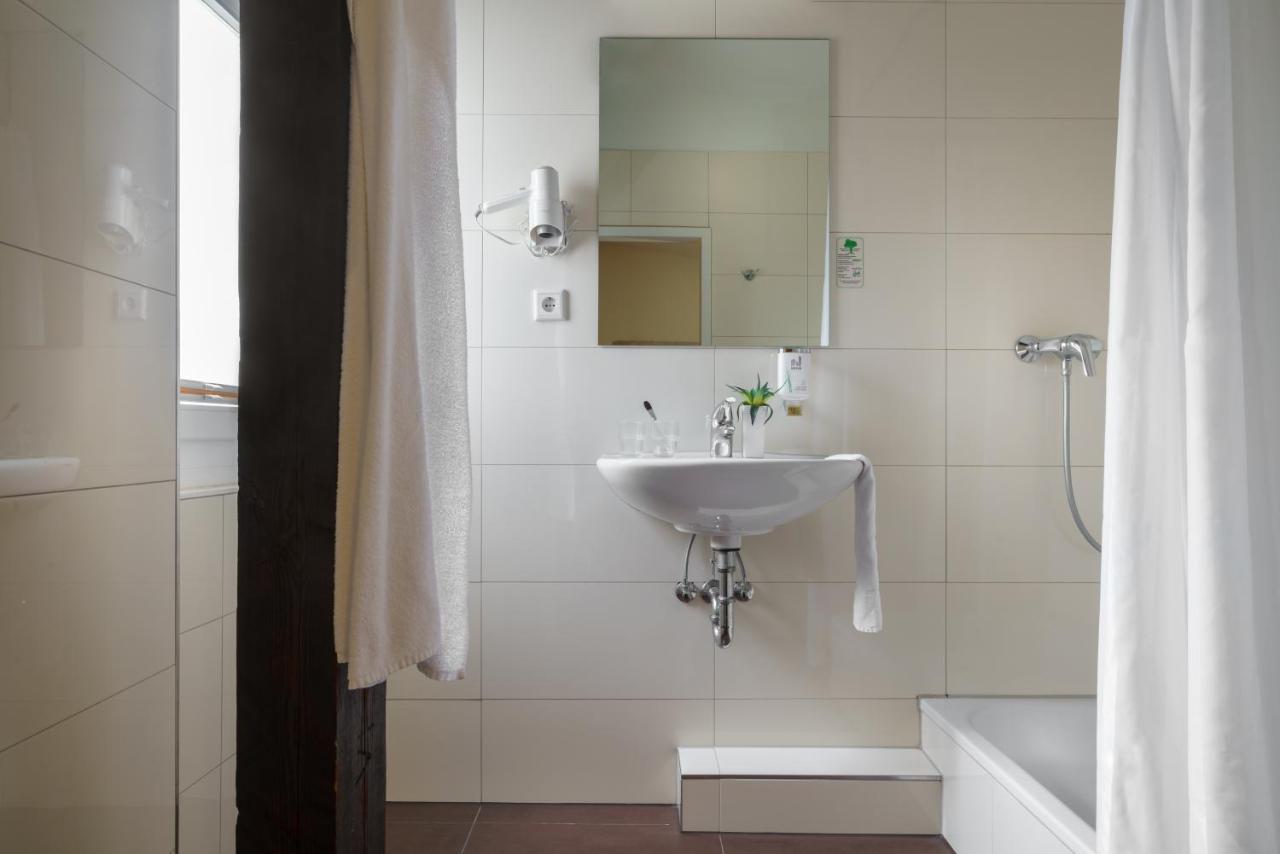 Alster Hotel