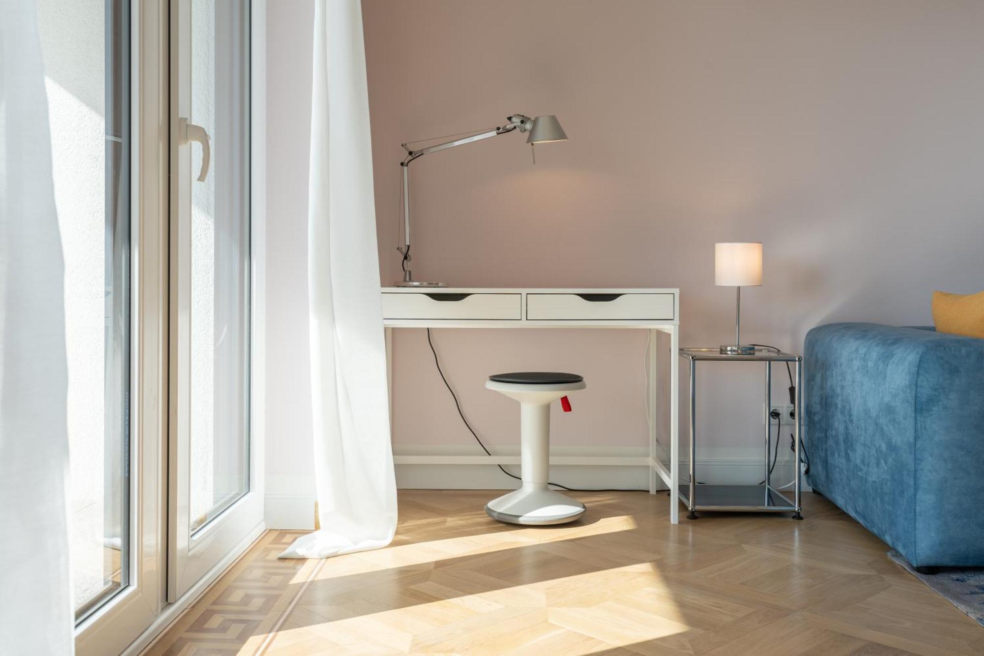 Apartment Cls Moderne City-wohnung Tiefgarage, E-laden, Balkon, Parken, Blick Ueber Hamburg, Cafe Im Haus, Bus Gegenueber, Flex Check In *