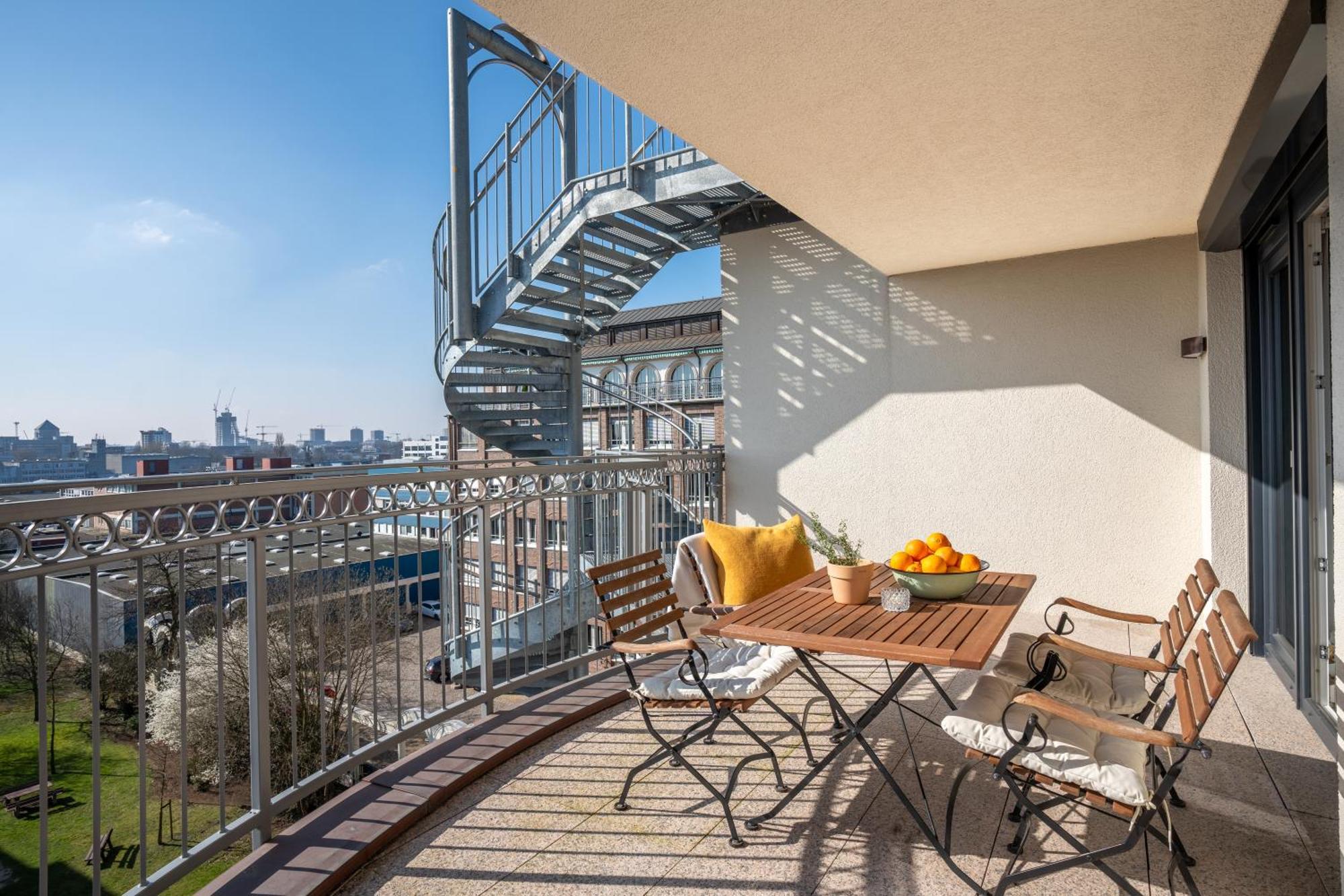 Cls Moderne City-wohnung Tiefgarage, E-laden, Balkon, Parken, Blick Ueber Hamburg, Cafe Im Haus, Bus Gegenueber, Flex Check In