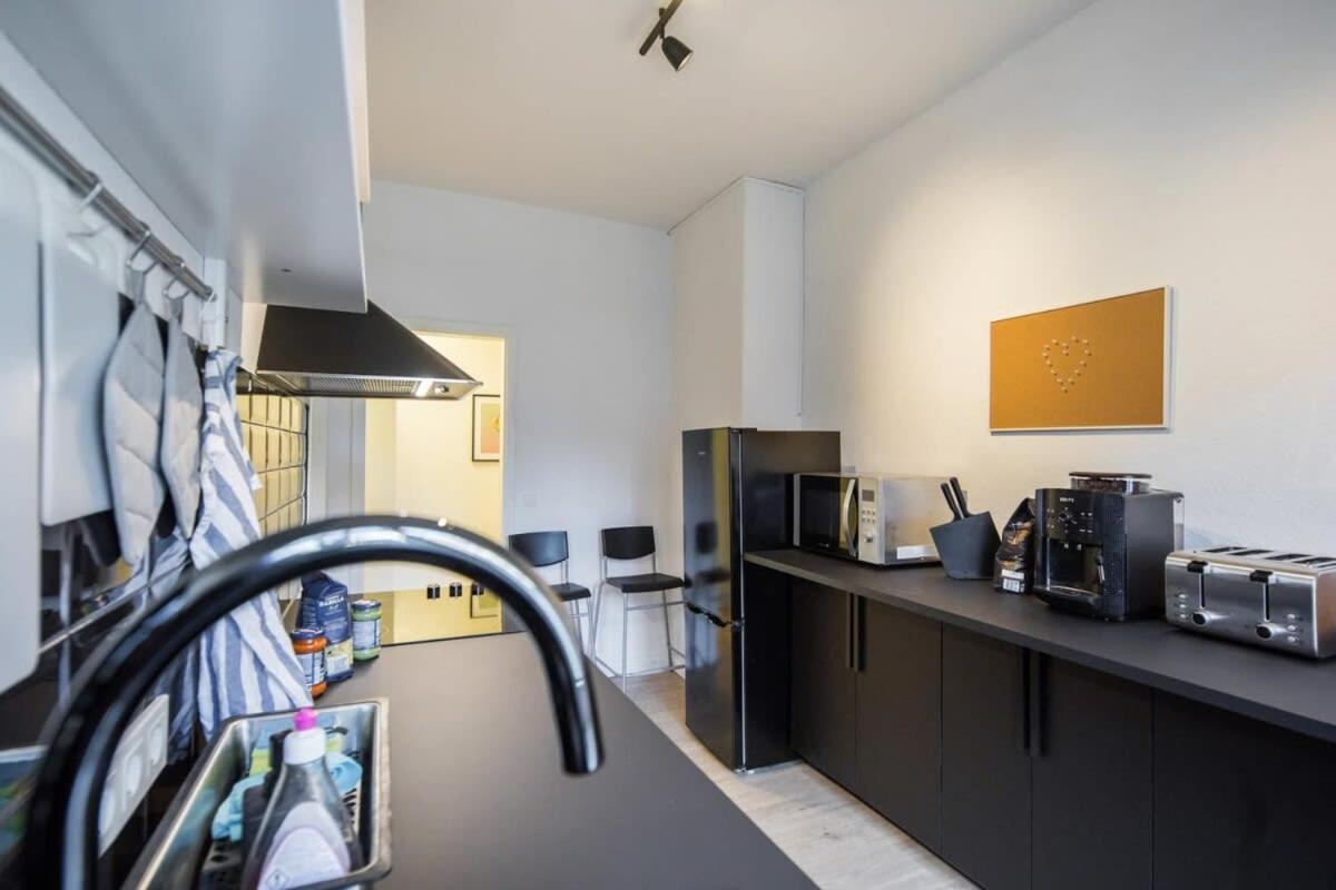 Apartment Spacious Two Br Close To Stadtpark And Street Parking Hamburg
