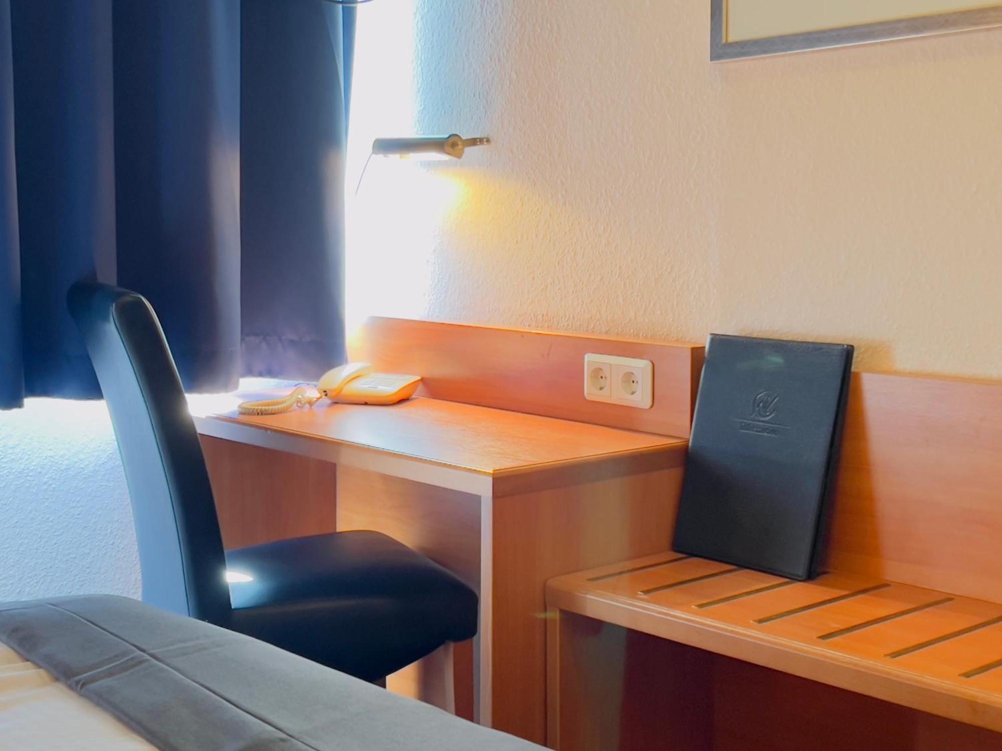 Hotel Elbbrücken 3*