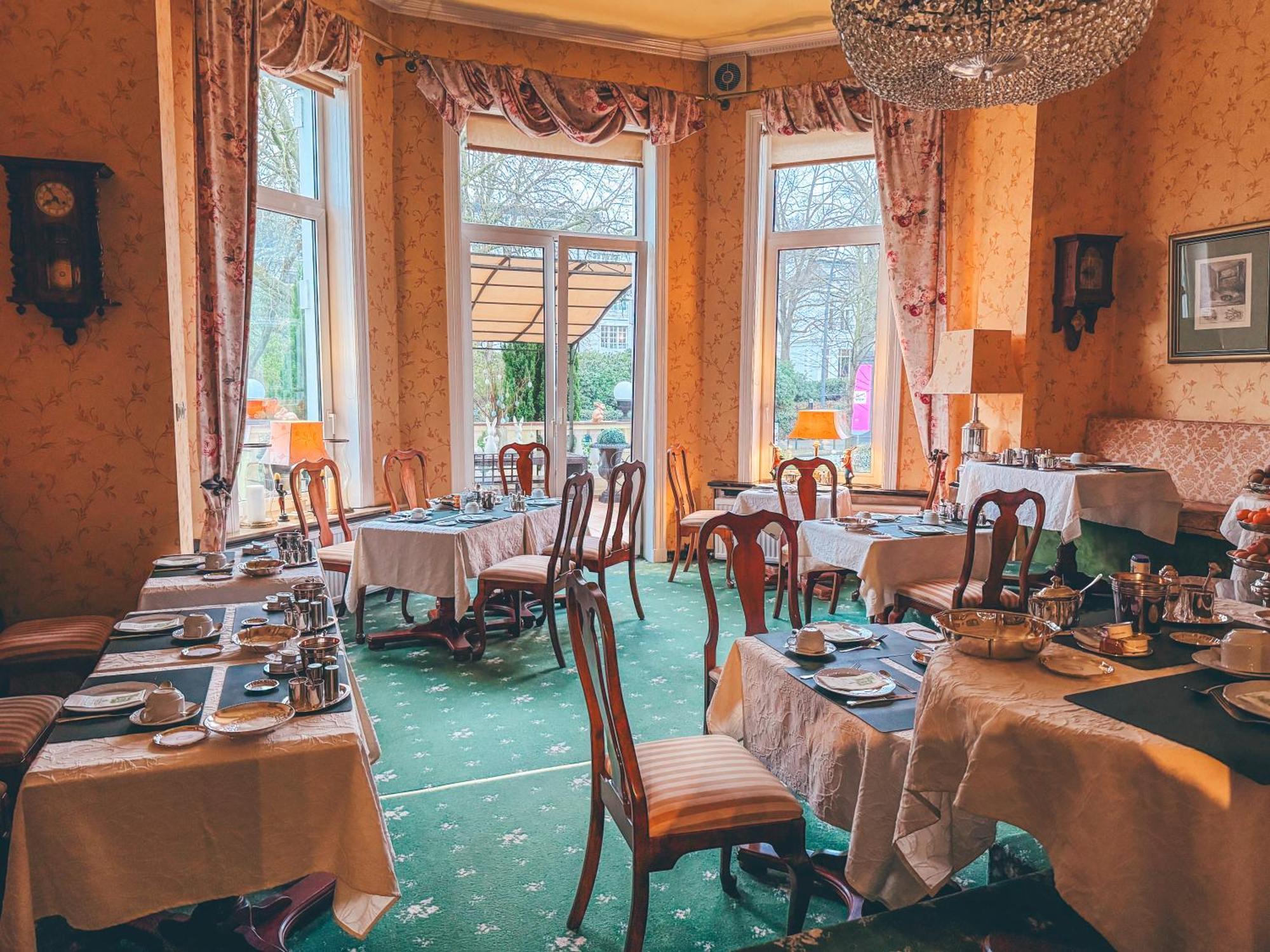 Mittelweg Hotel 3*