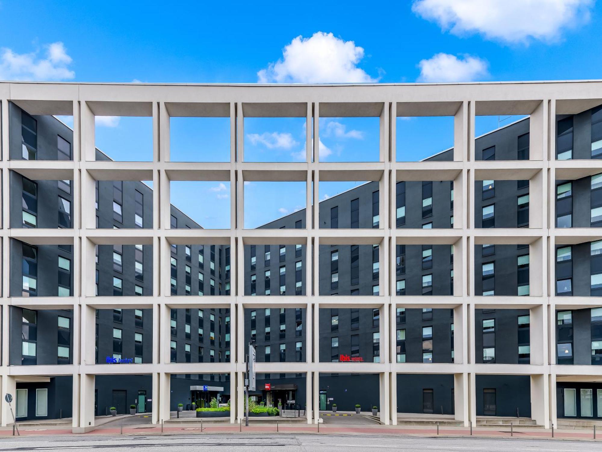 Ibis 3*