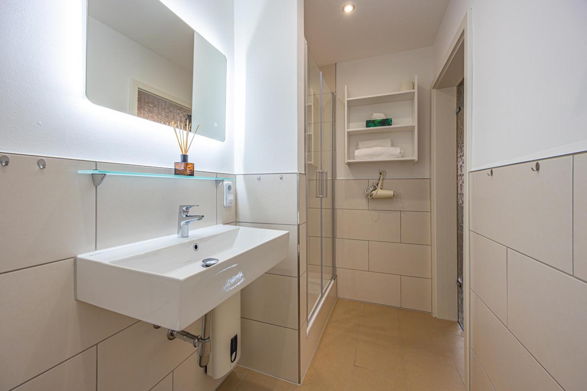 Studio-apartment - Zentral, Modern, Exklusiv - Fuer 2-4 Gaeste * Hamburg-Harburg