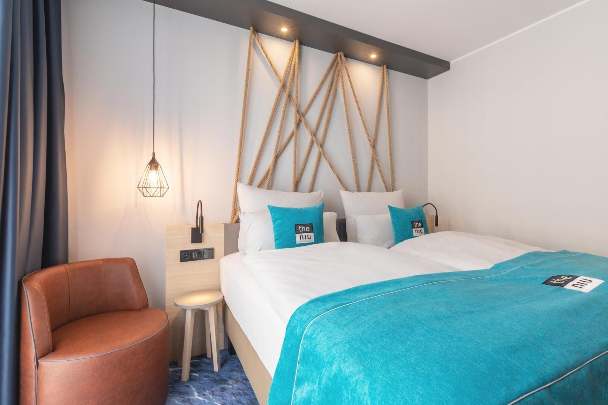 - The Niu, Yen By Ihg Hotel 3*