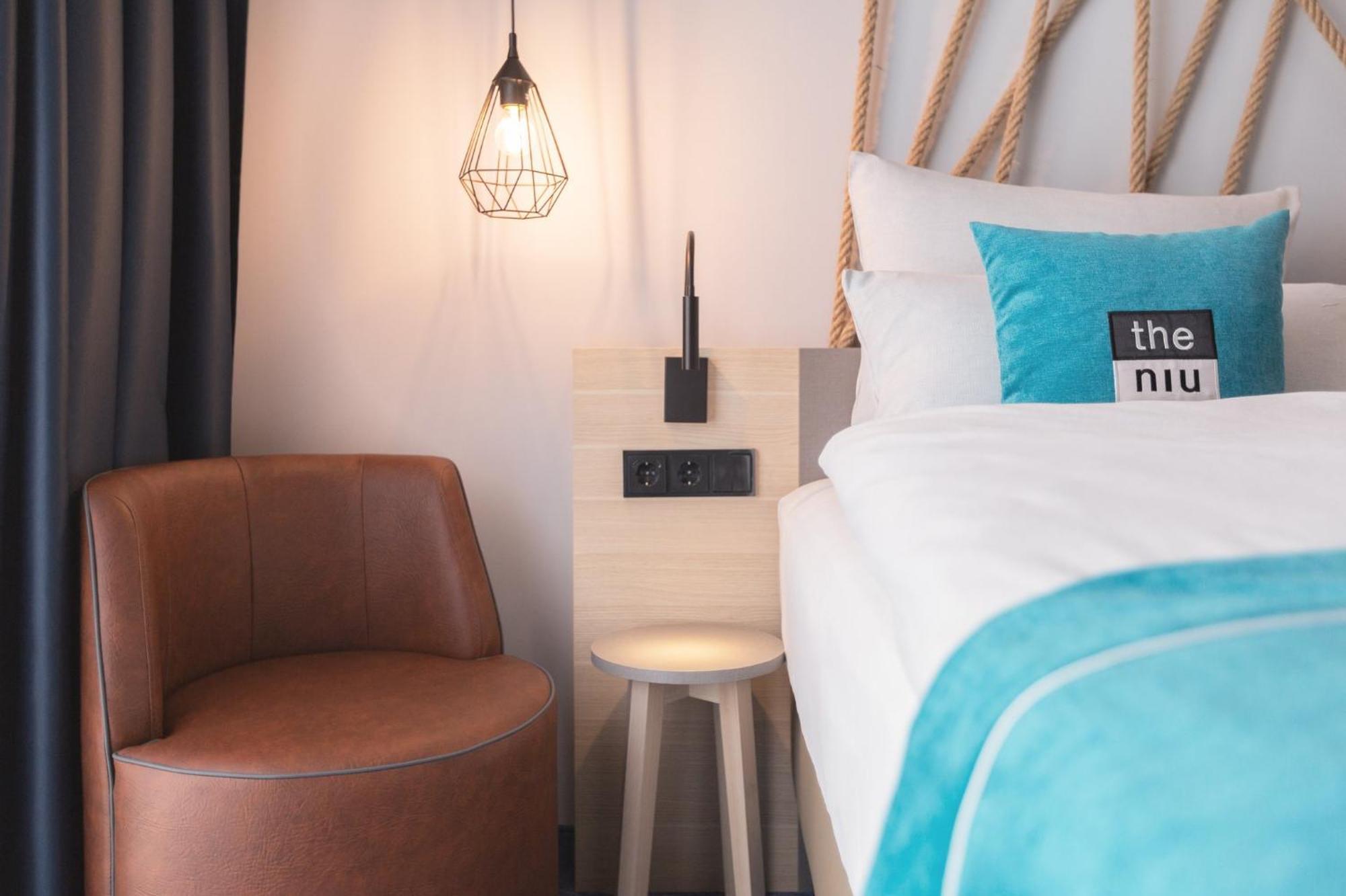 - The Niu, Yen By Ihg Hotel 3*
