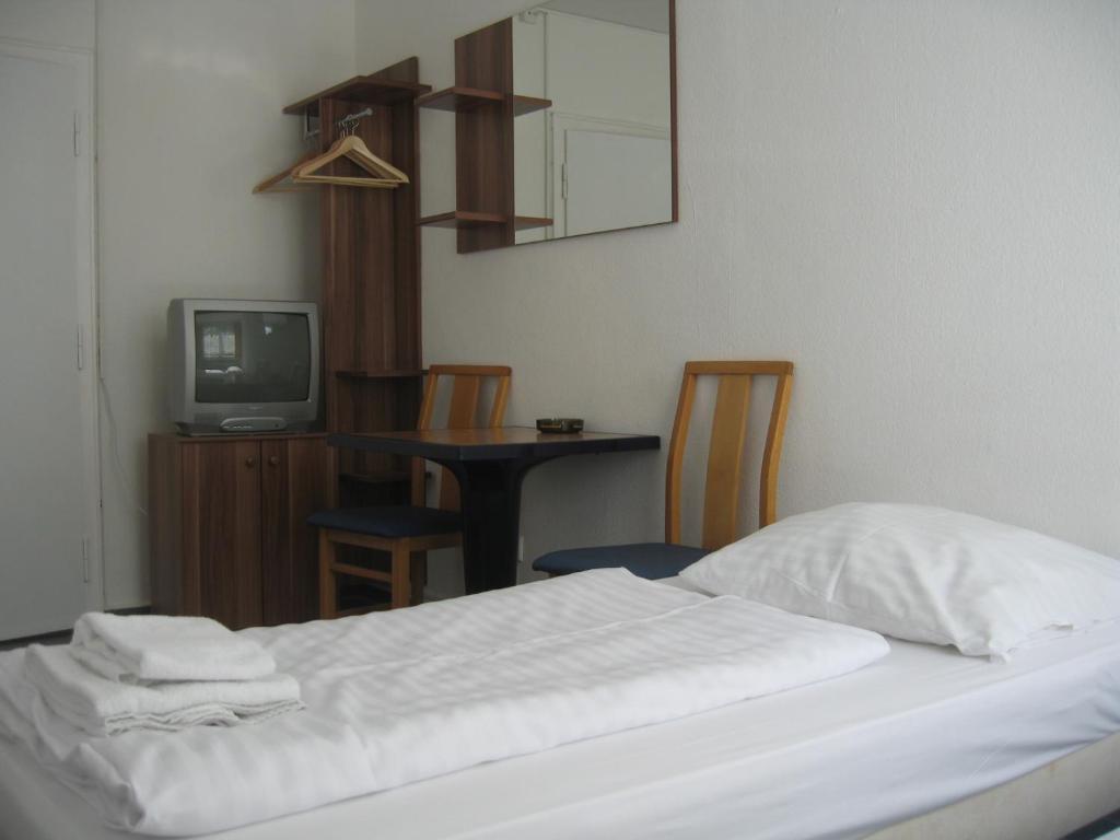 Hostel Figaro *