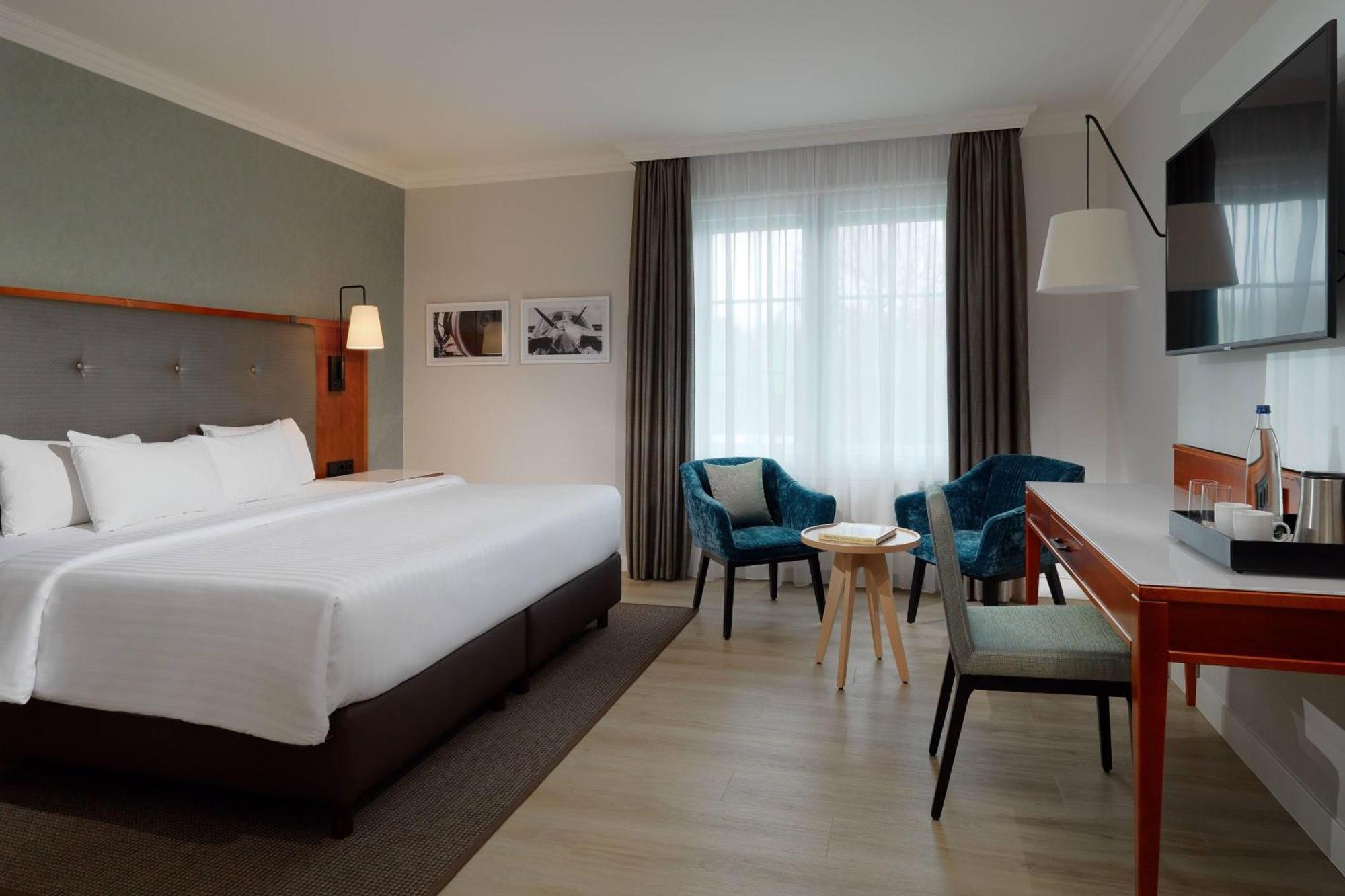 Hotel Courtyard By Marriott Airport 4*