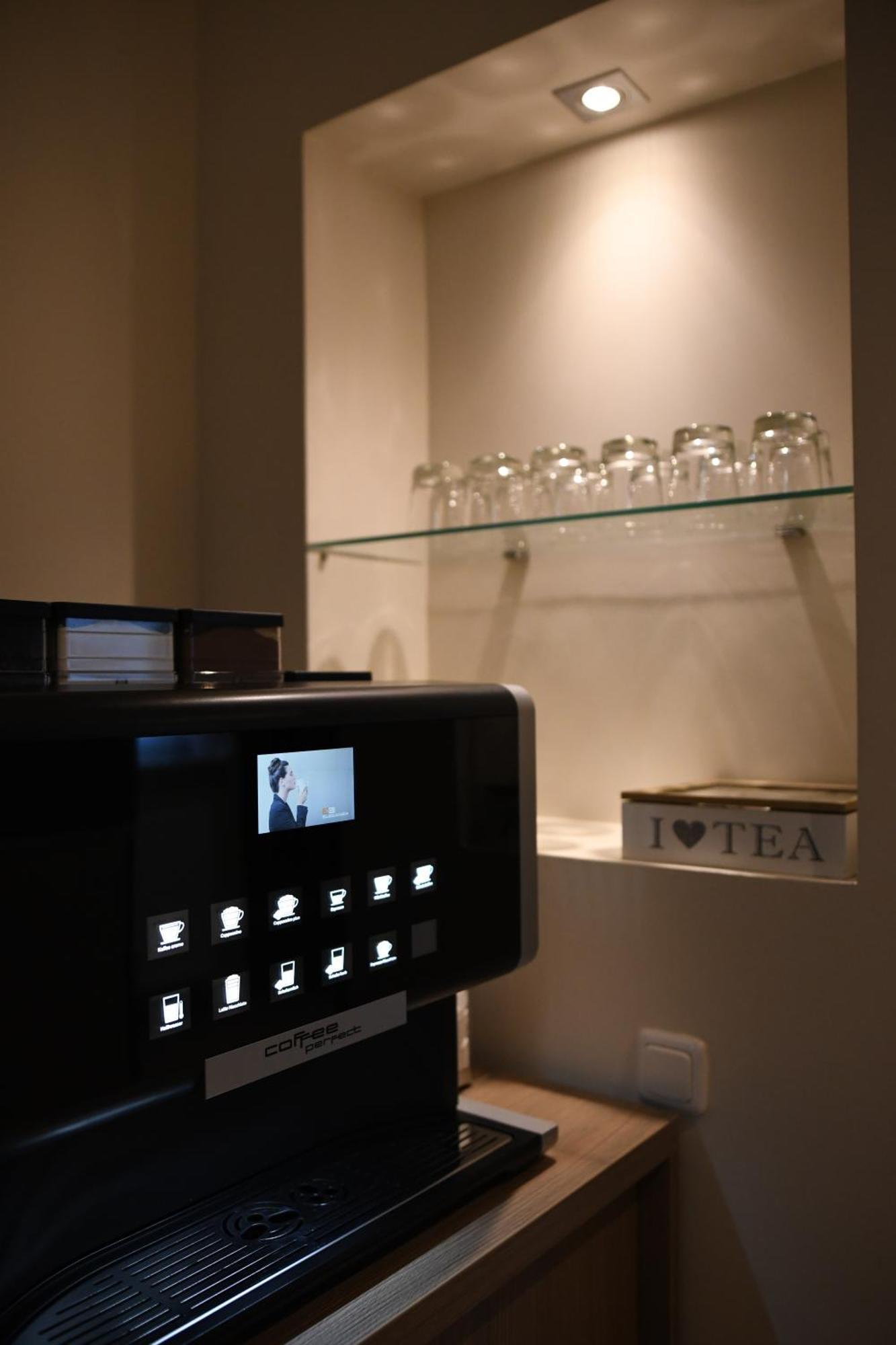 Ata - Self Check-in Hotel *