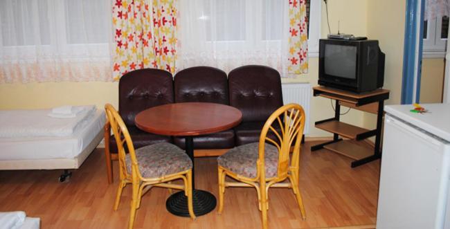 Figaro Hostel *