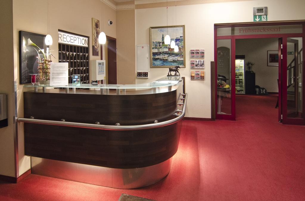 Hotel Polo Am Zob