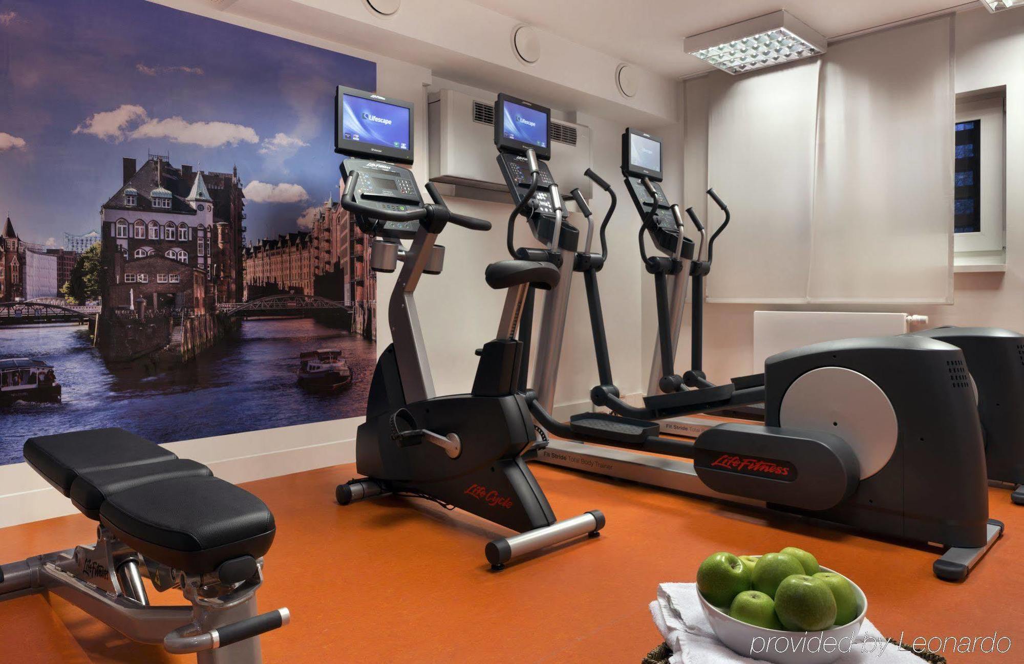 Citadines Michel 4*