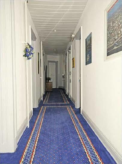 Bei Der Esplanade Hotel 2*