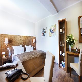Hotel Domicil By Golden Tulip 3*