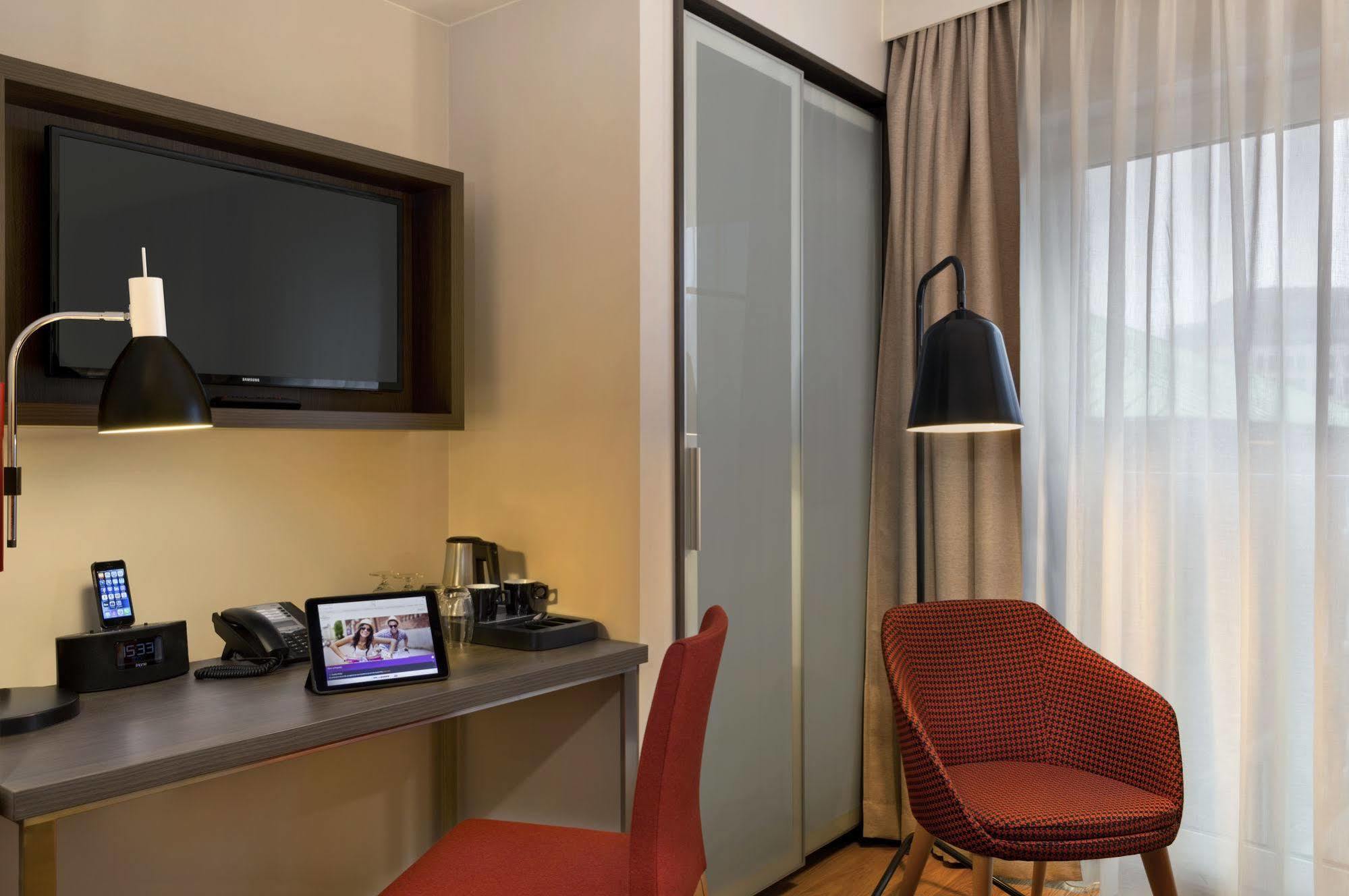 Citadines Michel Aparthotel