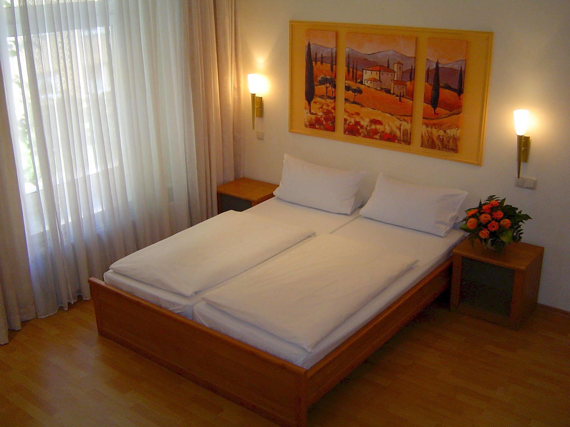 Hotel STORY Hamburg 2* Hamburg