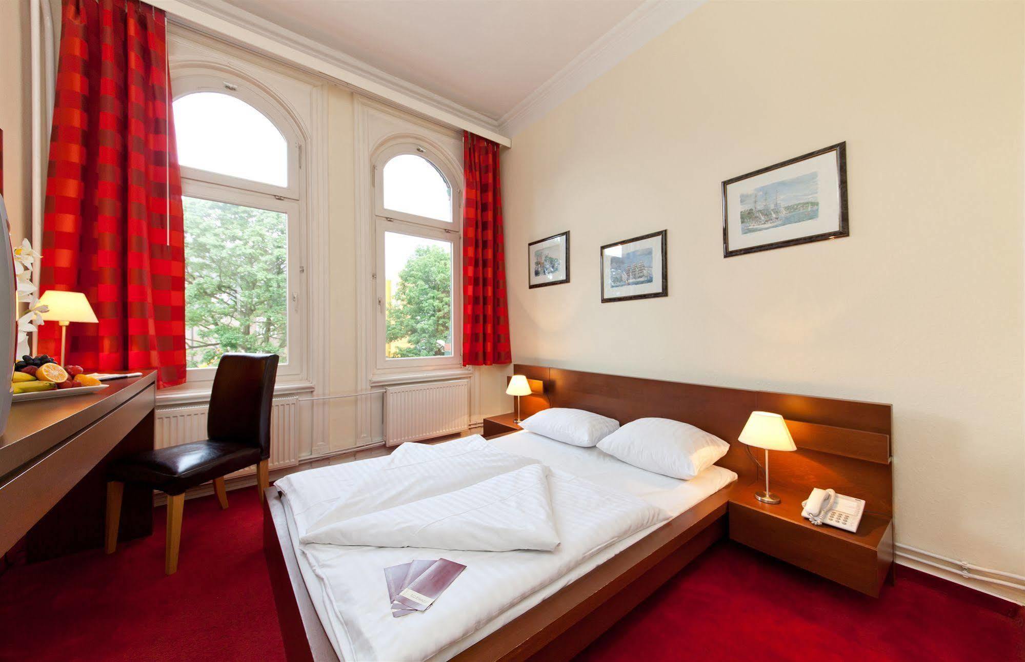 Novum Holstenwall Neustadt 3*